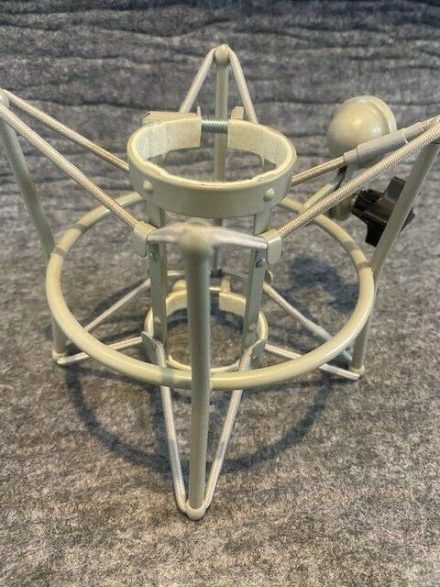 DELUXE HST-11A APEX460 C12 MICROPHONE SHOCKMOUNT - Image 3