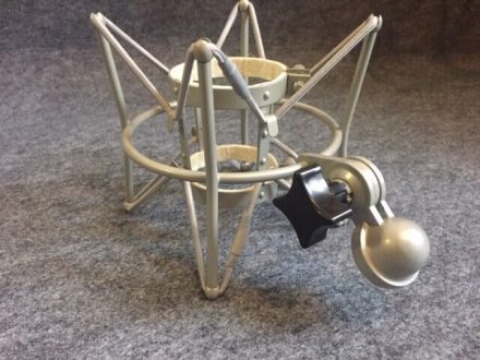 DELUXE SYT-5 LARGE VINTAGE STYLE SHOCKMOUNT MICROPHONE