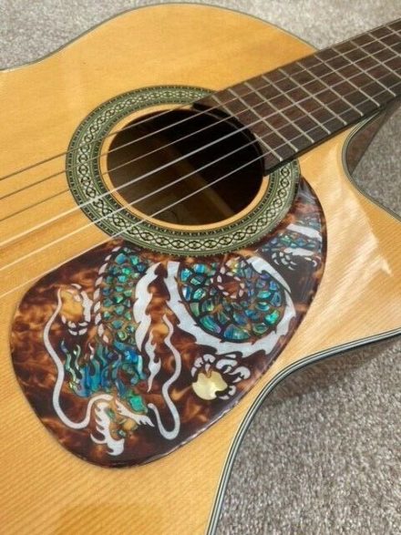 1x Acoustic guitar deluxe 2mm scratchplate pickguard teardrop dragon custom - Image 3