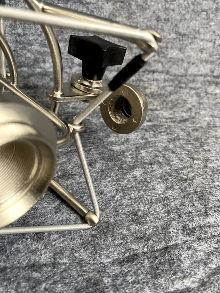 U87 VINTAGE STYLE SHOCKMOUNT MICROPHONE - Image 6