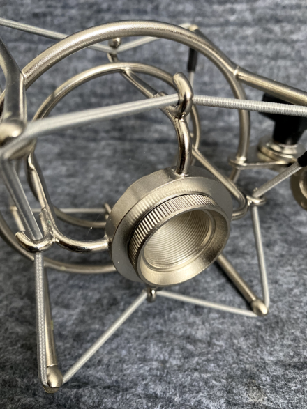 U87 VINTAGE STYLE SHOCKMOUNT MICROPHONE - Image 7